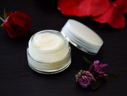 Rosen-Kleeblütencreme
